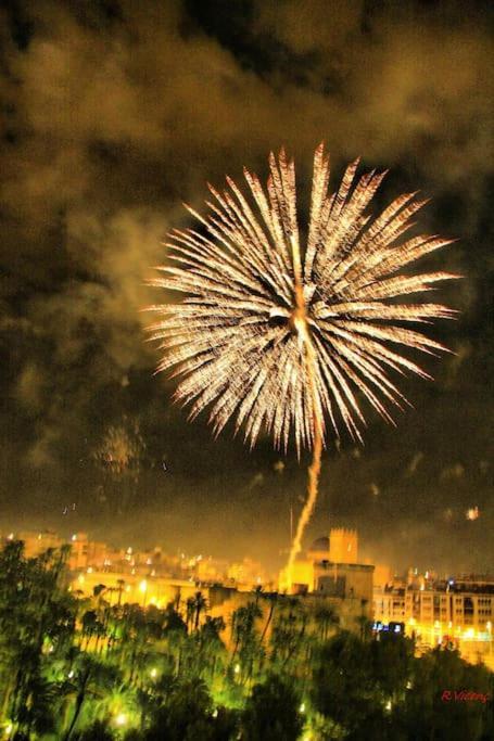 Apartamento En El Centro De Elche Con Terraza La Alborada Bagian luar foto