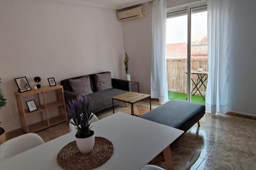 Apartamento En El Centro De Elche Con Terraza La Alborada Bagian luar foto