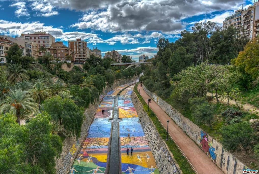 Apartamento En El Centro De Elche Con Terraza La Alborada Bagian luar foto